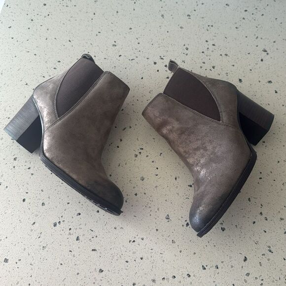 Sofft Pewter Metallic Suede Leather Ankle Boots Block Heel Women’s Size 7.5M EUC - Picture 10 of 12